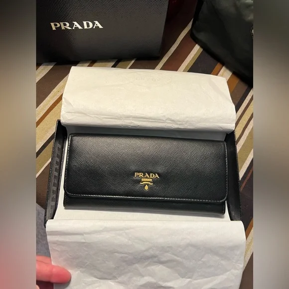 PRADA Tri color leather snap wallet w/COA box/tissue